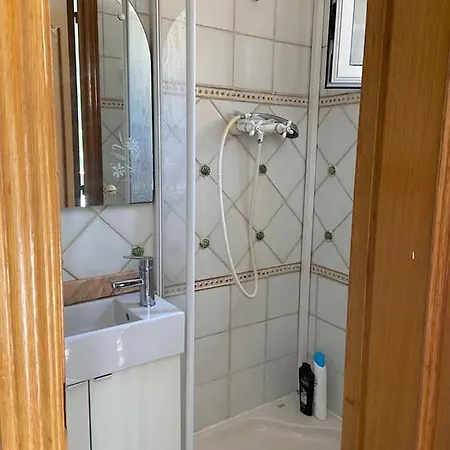 Quarto em Acomodações Particulares Double With Private Bathroom And Private Kitchen