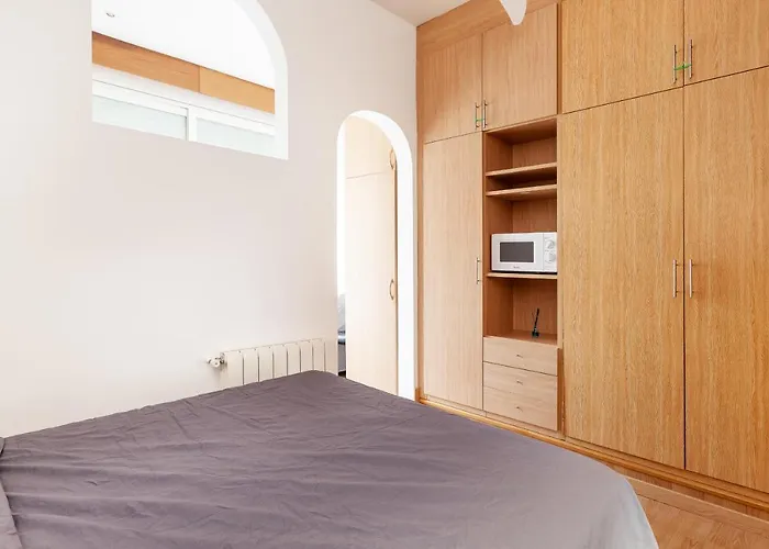Double With Private Bathroom And Private Kitchen Privatunterkunft Barcelona