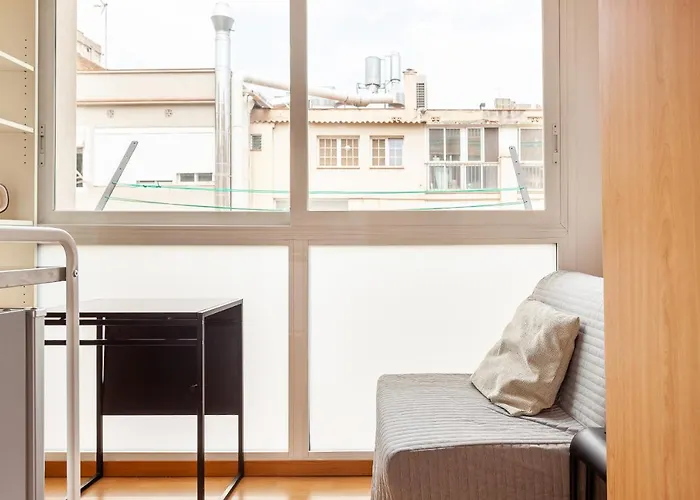 Privatunterkunft Double With Private Bathroom And Private Kitchen Barcelona